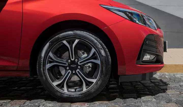 Novo Chevrolet Cruze Sport6 RS 2022 carro hatch esportivo com Controle eletrônico de estabilidade e tração