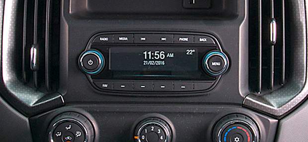 Rádio AM/FM com Bluetooth da nova picape 4x4 Chevrolet S10 Cabine Simples 2021