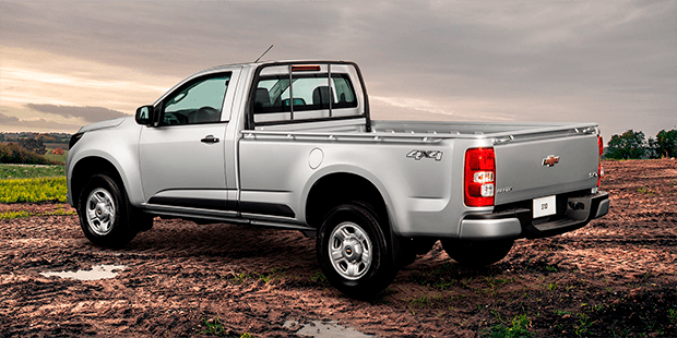 Traseira e lateral da nova caminhonete Chevrolet S10 Cabine Simples 2019 Traseira e lateral Chevrolet S10 Cabine Simples 2019