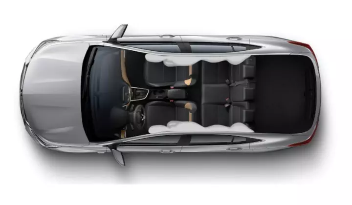 O sedan, Onix Plus 2023, vem equipado com 6 Airbags