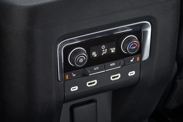 Galería Chevrolet Tahoe - Controles de audio