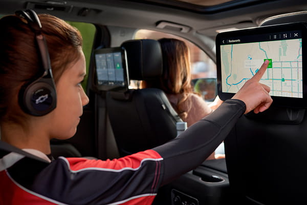 Tecnología Chevrolet Suburban - Sistema multimedia en asientos traseros