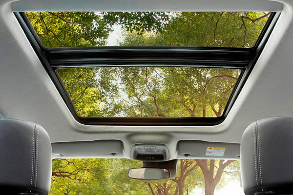 Galería Chevrolet Tracker - Diseño interior de sunroof