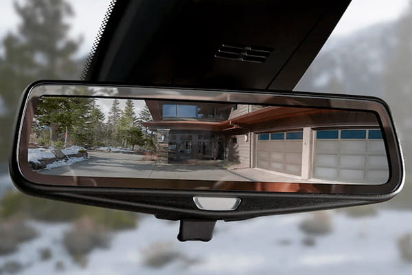 Tecnología Chevrolet Traverse - Espejo retrovisor full display Tecnología Chevrolet Traverse - Espejo retrovisor full display