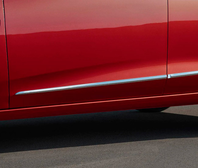 Accesorio Chevrolet Onix Sedán | Moldura lateral cromada