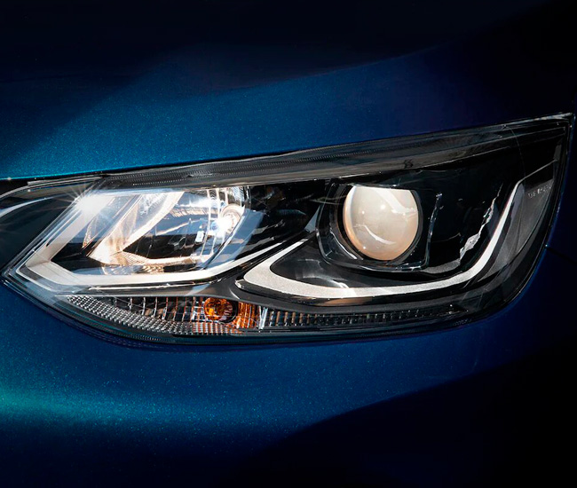 Accesorio Chevrolet Onix Sedán | Set de luces (luz blanca H7)