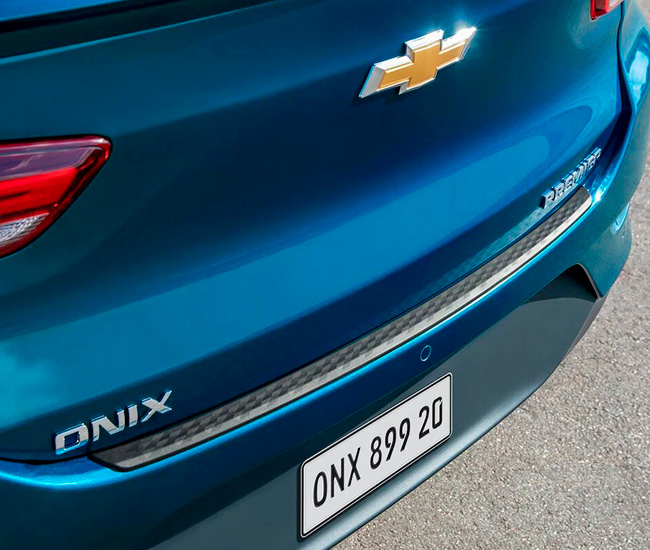 Accesorio Chevrolet Onix Sedán | Protector parachoques trasero