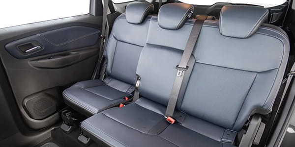 Chevrolet Spin Diseño interior con asientos